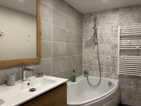 Maison moderne et chaleureuse au cœur du village avec mezzanine et poêle à bois - Photo 7