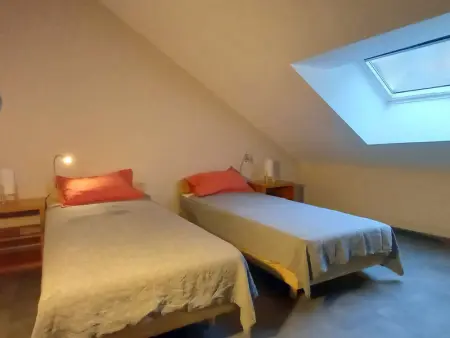 Maison moderne et chaleureuse au cœur du village avec mezzanine et poêle à bois - Photo 11