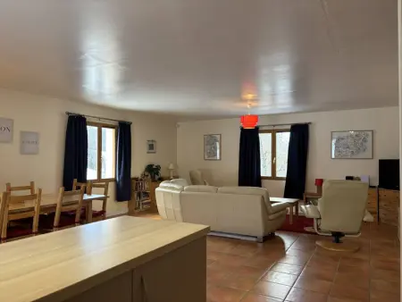 Maison spacieuse et fonctionnelle - 5 chambres, terrasse, parking privé - Photo 1