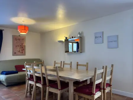 Maison spacieuse et fonctionnelle - 5 chambres, terrasse, parking privé - Photo 4