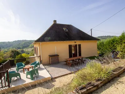 Gîte in Auriac du Périgord,Maison rénovée avec jardin et climatisation, accepte animaux FR-1-616-279 N°856723