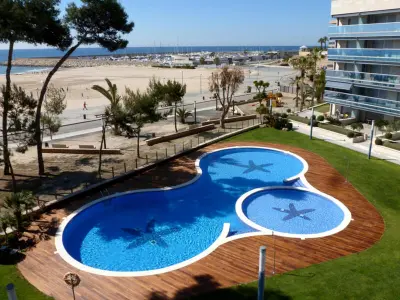 Appartement à Torredembarra, Appartement moderne en bord de mer avec clim, terrasse, piscine et parking privé - 6 pers, Torredembarra - L901276