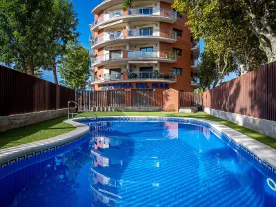 Appartement à Torredembarra, Appartement familial 2 ch près de la plage avec piscine et parking, Torredembarra - L901284