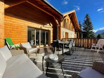 Chalet in Puy Saint Pierre,Chalet Dupleix 4 pièces, 6-8 pers. à Puy St Pierre - Lumineux, équipé, calme avec terrasse et garage privé FR-1-330C-136 N°856925