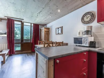 Appartement à Val d'Isère, Studio cabine cosy aux pieds des pistes avec wifi et parking - L953452