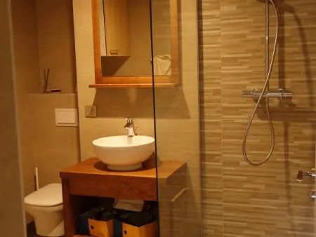 Appartement moderne, proche centre, balcon Est, 6 pers., casier à ski, navettes gratuites, Arc 1800 - Photo 4