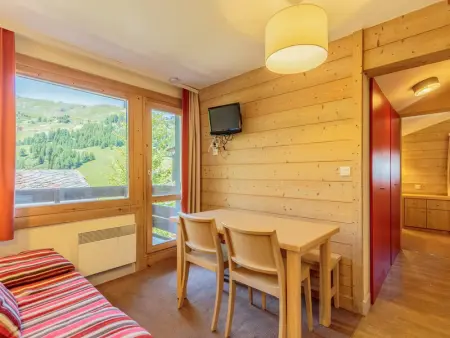 Appartement lumineux avec balcon, Wi-Fi & piscine chauffée à Plagne 1800 - Photo 1