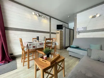 Appartement à Le Dévoluy, Studio rénové à 50m des pistes avec wifi gratuit, parking et navette - L901538