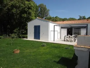 Casa en Dolus d'Oléron,Maison proche plage et forêt, 3 chambres, jardin clos, stationnement, ménage inclus – Dolus-d’Oléron FR-1-246A-147 N°942094