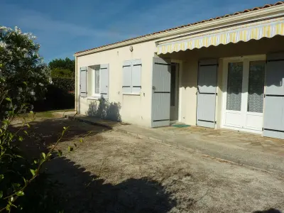 Maison à Saint Pierre d'Oléron, Maison Calme à Saint-Pierre-d'Oléron, Proche Plage et Commerces, 4 Couchages - L858669