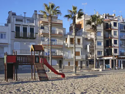 Appartement à Torredembarra, AT076 Baix a Mar: Apartamento situado en la primera línea del paseo Maritimo de la playa - L901757