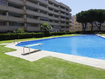 Appartement à Torredembarra, Appartement 4 chambres, à 180m de la plage, piscine, parking souterrain, WiFi - L901759