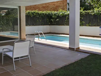 Appartement à Torredembarra, Appartement avec piscine, terrasse et climatisation à 100m de la plage - L901785