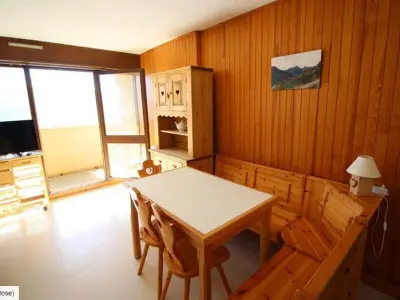 Apartment in Auris, Studio cabine 4 pers, 250m des pistes - Auris en Oisans - L963566