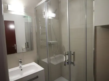 Studio cabine 3 couchages au pied des pistes à Auris en Oisans - Photo 7