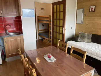 Appartement à Auris,Studio cabine au pied des pistes, 3 couchages, parking FR-1-297-326 N°901848