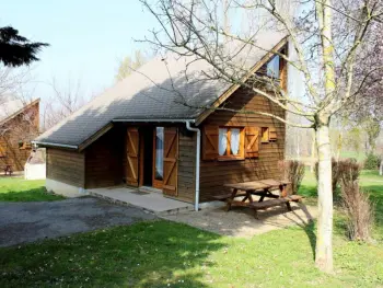 Gite à Mesples,Chalets indépendants avec terrasse, jardin, jeux pour enfants, proche Montluçon FR-1-489-402 N°857639