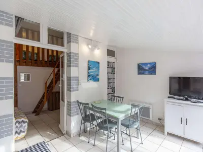 Appartement à Cauterets, **Charmant logement à Cauterets avec balcon, proche des pistes et randonnées** - L901889