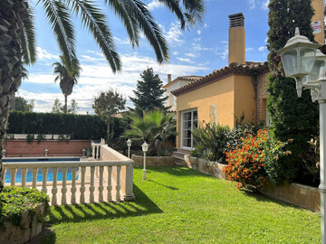 Nautic 13 - Casa con jardin y piscina., Maison 6 personnes à Sant Pere Pescador ES-89-74