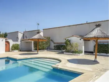 Maison à Saintes Maries de la Mer,Maison cosy avec piscine, proche Saintes-Maries-de-la-Mer, pour 4 pers., avec patio et parking privé FR-1-475-102 N°857762