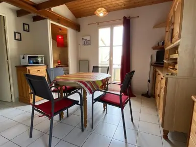 Appartamento a Dolus d'Oléron, Appartement 2 pièces proche plage à Dolus d'Oléron – 4 couchages, balcon, parking, local vélo - L901968