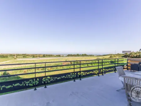 Grande maison avec vue sur l'étang et la mer, proche du Phare, jardin et terrasses, parking - Photo 1