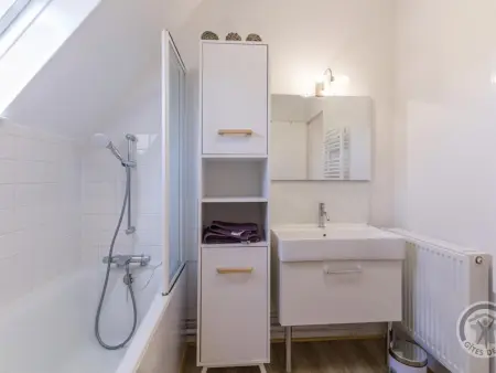 Grande maison avec vue sur l'étang et la mer, proche du Phare, jardin et terrasses, parking - Photo 16