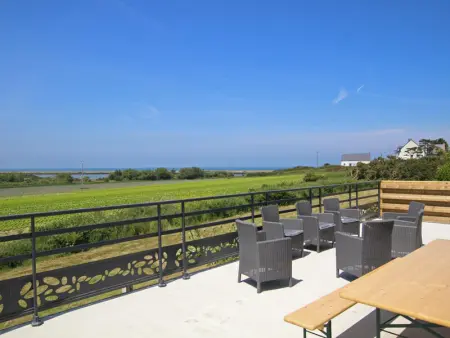 Grande maison avec vue sur l'étang et la mer, proche du Phare, jardin et terrasses, parking - Photo 18