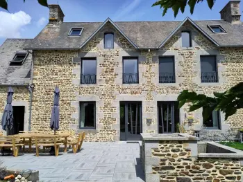 Gite à Dragey Ronthon,Maison de caractère près du Mont St-Michel avec jardin, terrasse et chambres spacieuses FR-1-362-1005 N°857911