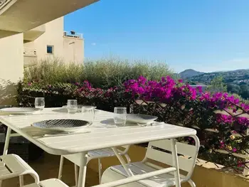 Appartement à L'Île Rousse,Appartement T3 avec Parking, WiFi et Clim - 1,5 km de la Plage à L'Île Rousse FR-1-63-320 N°902190