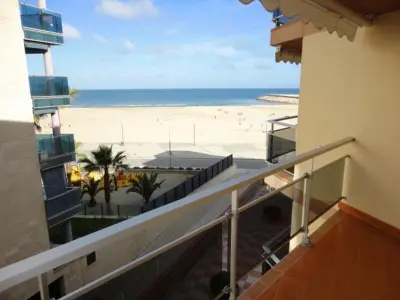 Appartement à Torredembarra, Appartement 2 chambres avec piscine, clim, wifi et parking - L902238