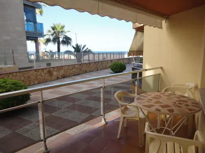 Appartement à Torredembarra, Appartement en bord de mer avec piscine, terrasse et parking à Torredembarra - L902239