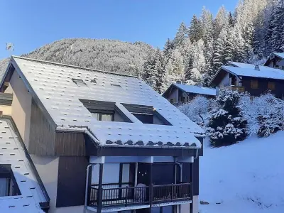 Appartement à Arêches Beaufort, Studio cabine spacieux 4 pers, proche pistes et village, balcon et parking, Arêches-Beaufort - L902264