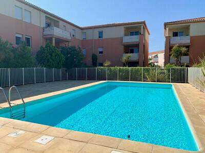 Location Appartement à Mèze,faire un plouf dans la piscine quand il fait chaud .2 CLES FR-1-604-35 N°902272