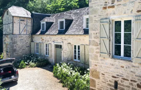 Location Maison 6 personnes à Sarrazac - Photo 1