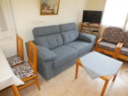 Appartement lumineux avec vue mer, balcon, parking, clim et cuisine équipée à Roses - Photo 2