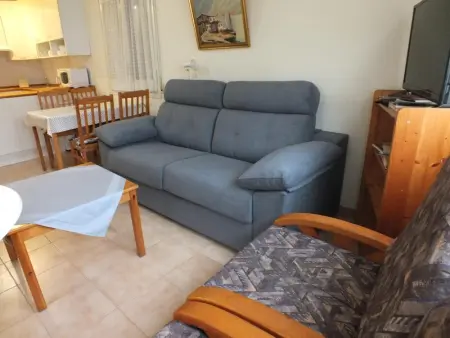 Appartement lumineux avec vue mer, balcon, parking, clim et cuisine équipée à Roses - Photo 5