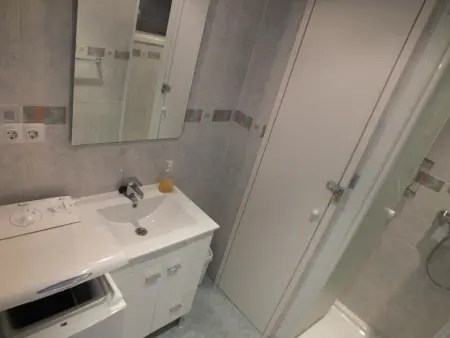 Bel appartement rénové pour 4 pers. avec parking privé à Roses - Photo 12