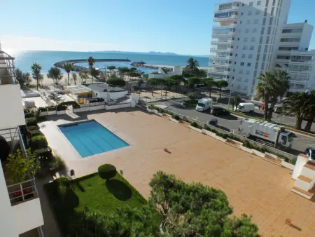 Appartement en bord de mer avec piscine, terrasse et TV TNT, idéal pour 4 personnes - Photo 1