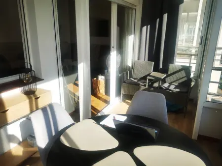 Appartement en bord de mer avec piscine, terrasse et TV TNT, idéal pour 4 personnes - Photo 5