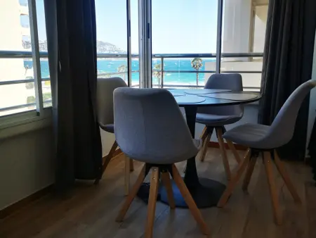 Appartement en bord de mer avec piscine, terrasse et TV TNT, idéal pour 4 personnes - Photo 6