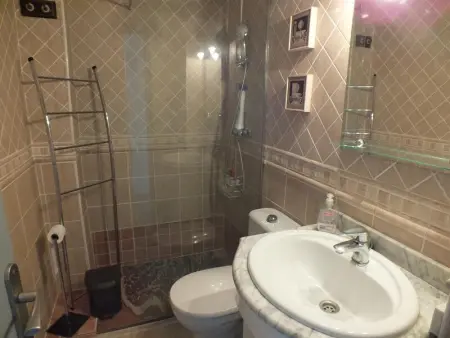 Appartement cosy à 50m de la plage avec climatisation et TV, 2/4 personnes - Photo 12