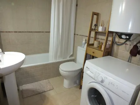 Charmant appartement avec parking, piscine, près d'Aquabrava et plages à Roses - Photo 9