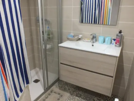 Appart 1ch, clim optionnelle, piscine, jardin - Roses - Photo 11