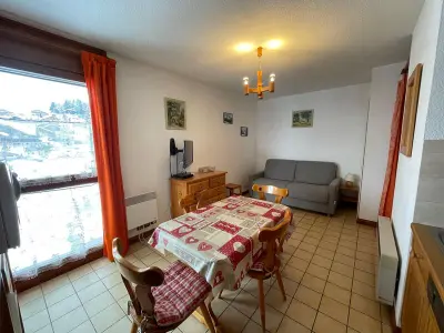 Appartement à Les Carroz d'Arâches, Studio spacieux 4 pers : parking, lave-vaisselle, proche télécabine - L902644