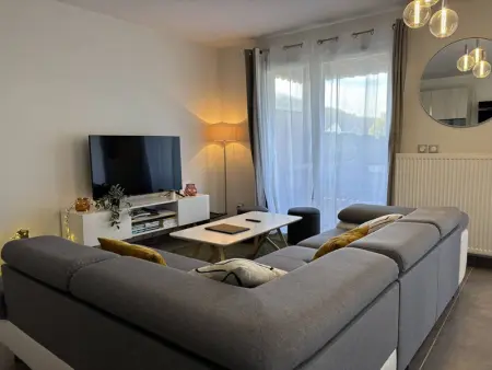 Appartement à Villard de Lans, Appartement Confortable avec Terrasse à 5 Min du Centre, Navette Ski Gratuite ! - L902762