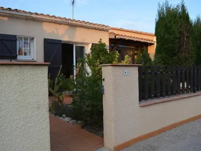 Maison à Saint Cyprien, Maison avec jardin, véranda, parking, proche port et plage – 6 pers. à Saint-Cyprien - L858691