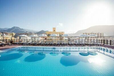 LRP Standard TWIN Room,BB,200meters from the beach, Chambre d'hôtes 2 personnes à Playa de los Cristianos 975368