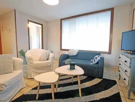 Charmante maison rénovée avec 2 chambres, à 3 km de la mer, proche commerces, parking, wifi. - Photo 1