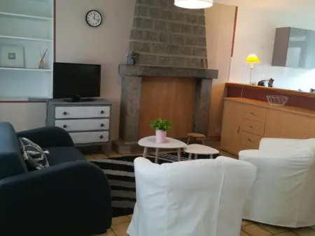 Charmante maison rénovée avec 2 chambres, à 3 km de la mer, proche commerces, parking, wifi. - Photo 2